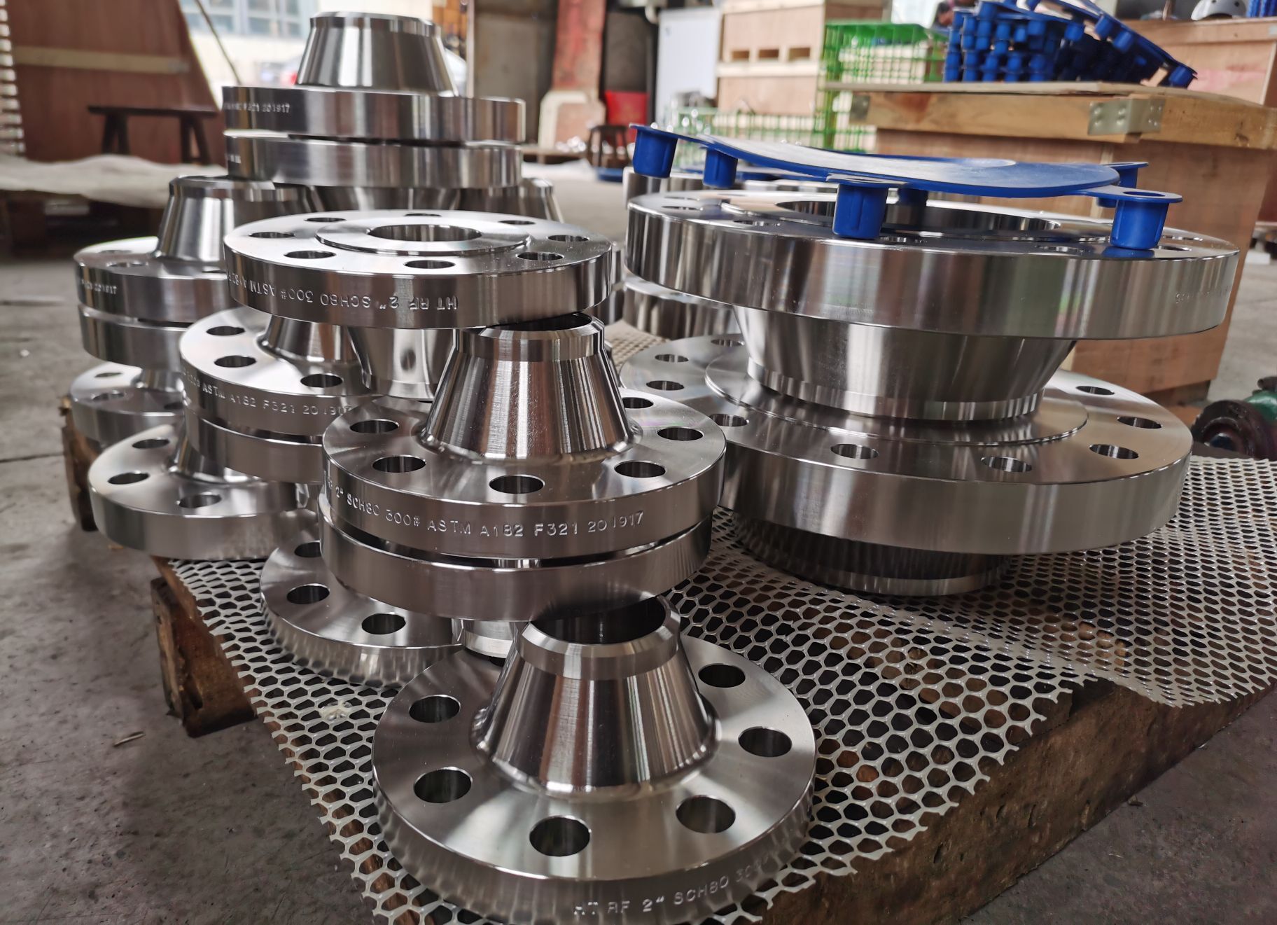 welded neck flange 3” ANSI 300 lb B16.5 321 SCH80 RF