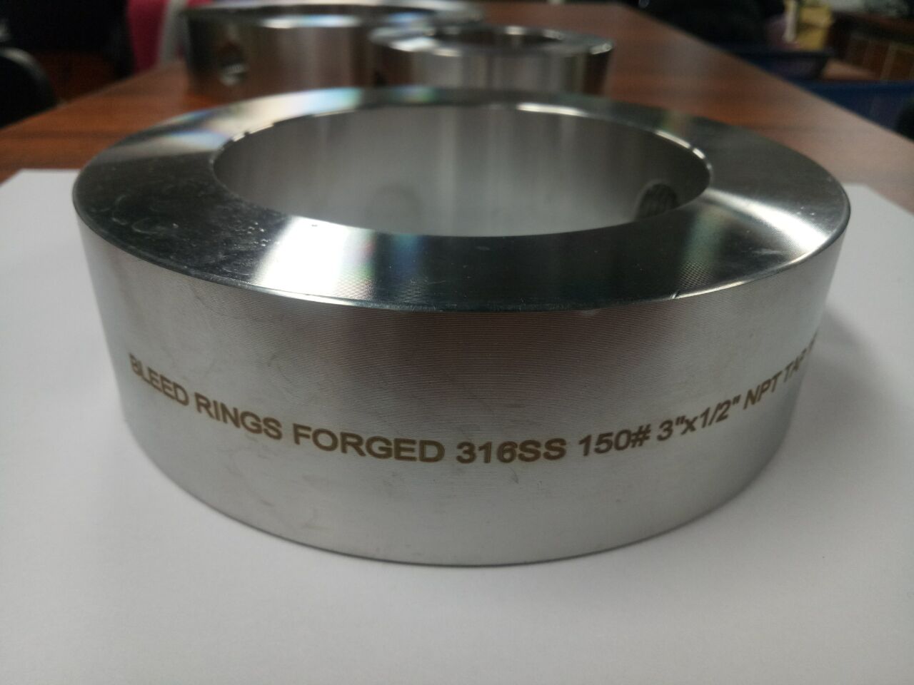 BLEED RINGS FORGED 316SS 2-1/2” NPT TAP 4