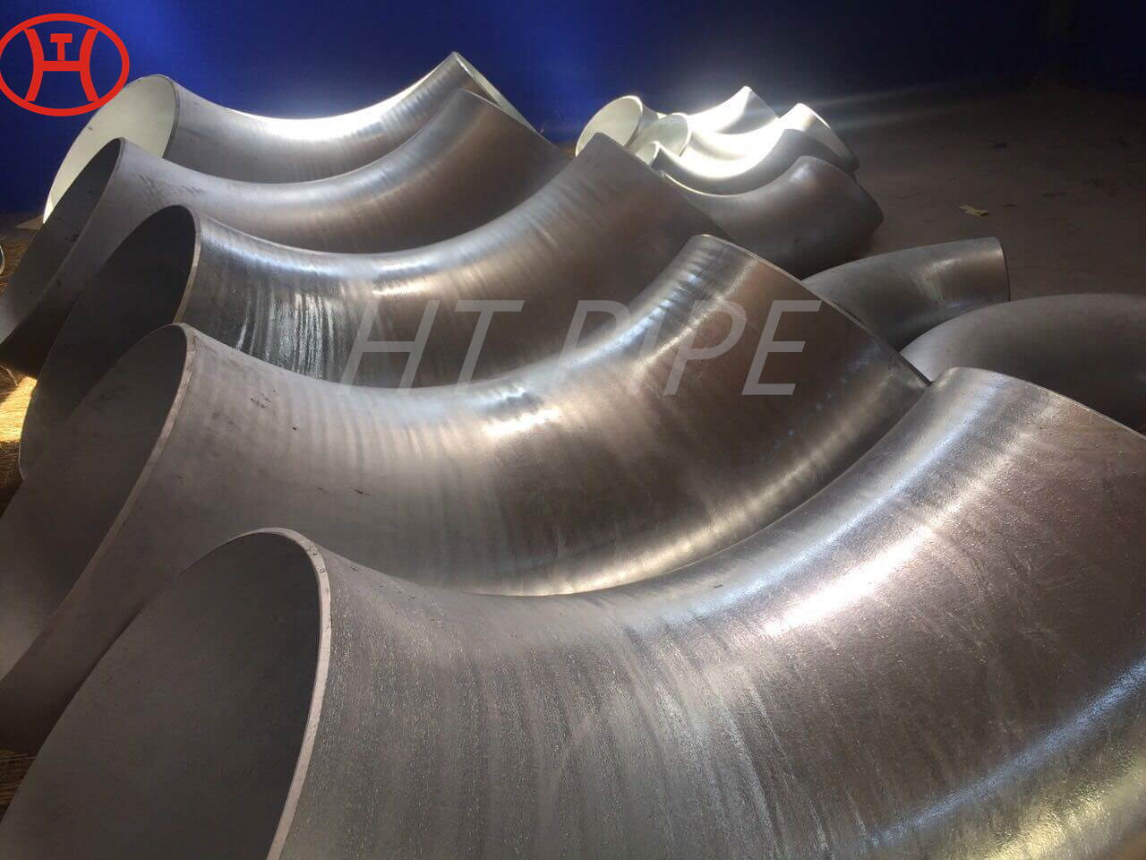 ASTM A234 Fitting Pipa Baja Karbon A234 Baja Karbon GR. Bend pipa WPB