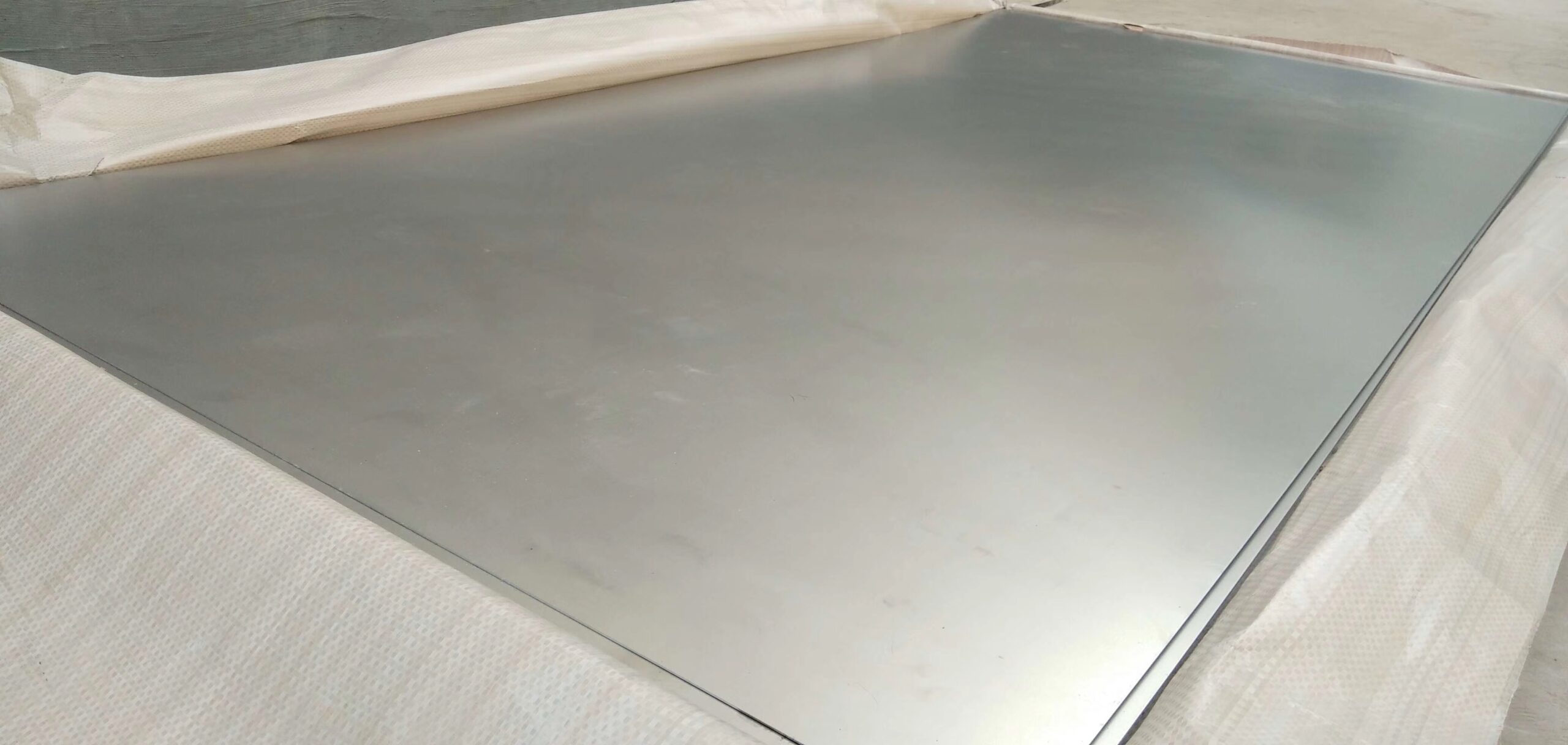 Astm A240 317L 1.4438 Sheet Ss Thick Plate 201 202 904L 304L 1Mm 304 Stainless Steel Coil