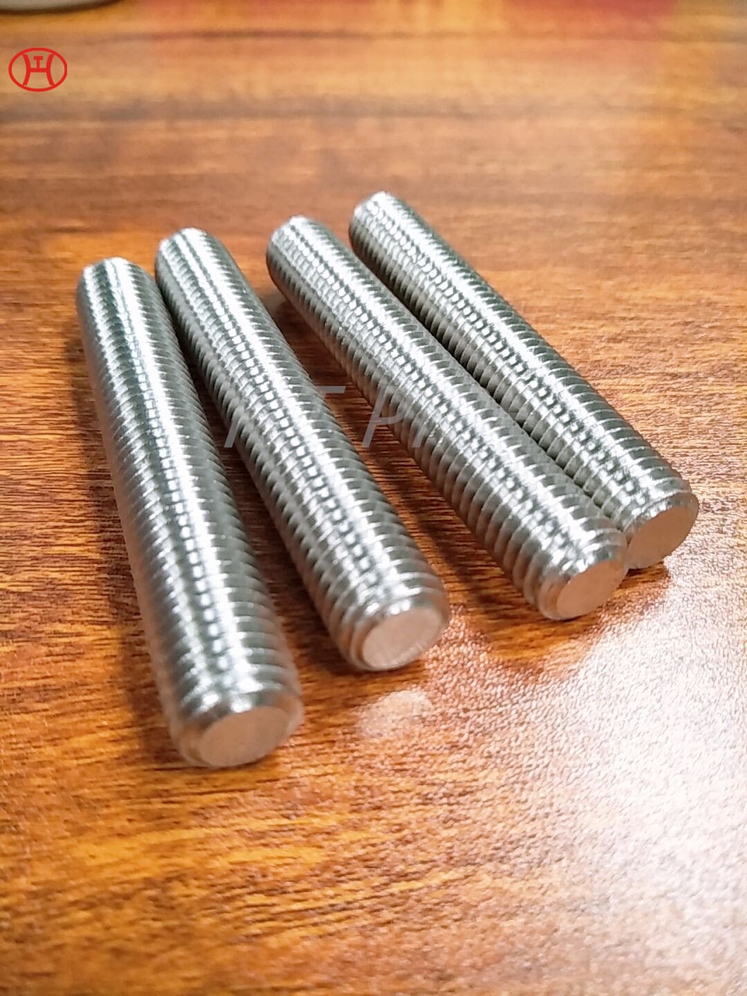 Foto bahan baku flensa stainless steel sebelum diproduksi
