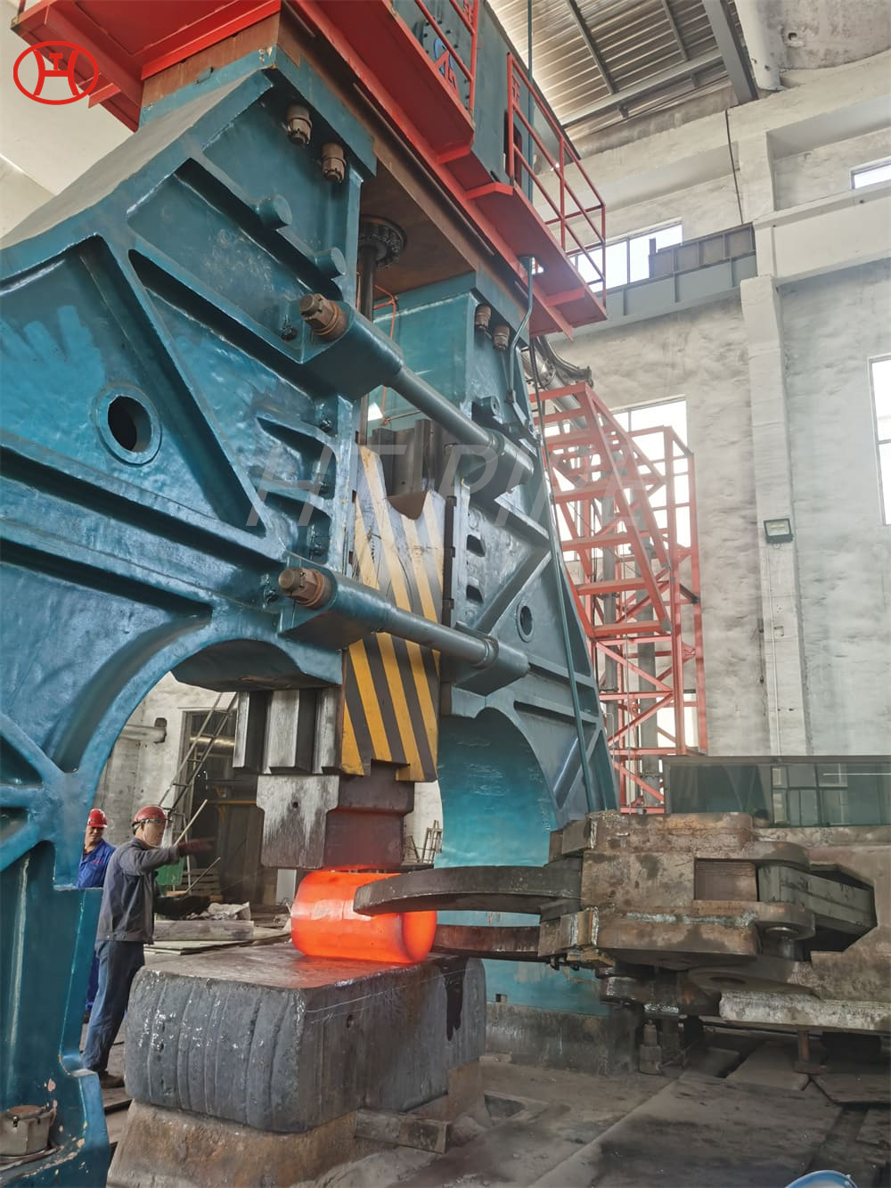 Gr.70n cincin berdarah fitur yang sangat baik seperti tahan aus