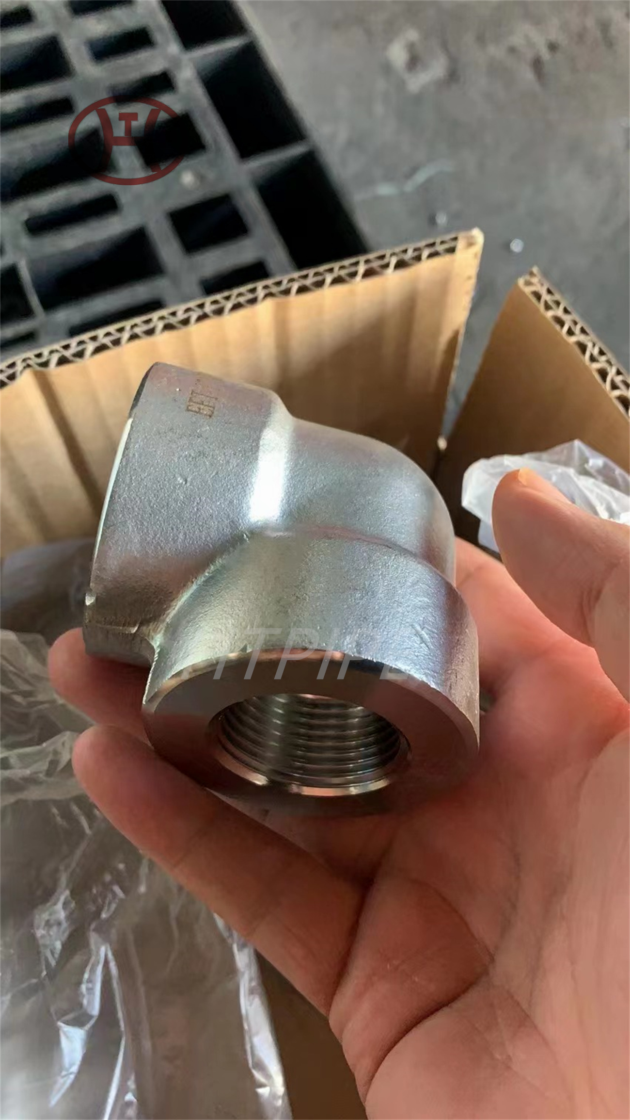ASTM A182 F5 F3 F11 Malairt Hunge Funge fàinnean fèithean diosc siosal sleeve chromium-molebdenum