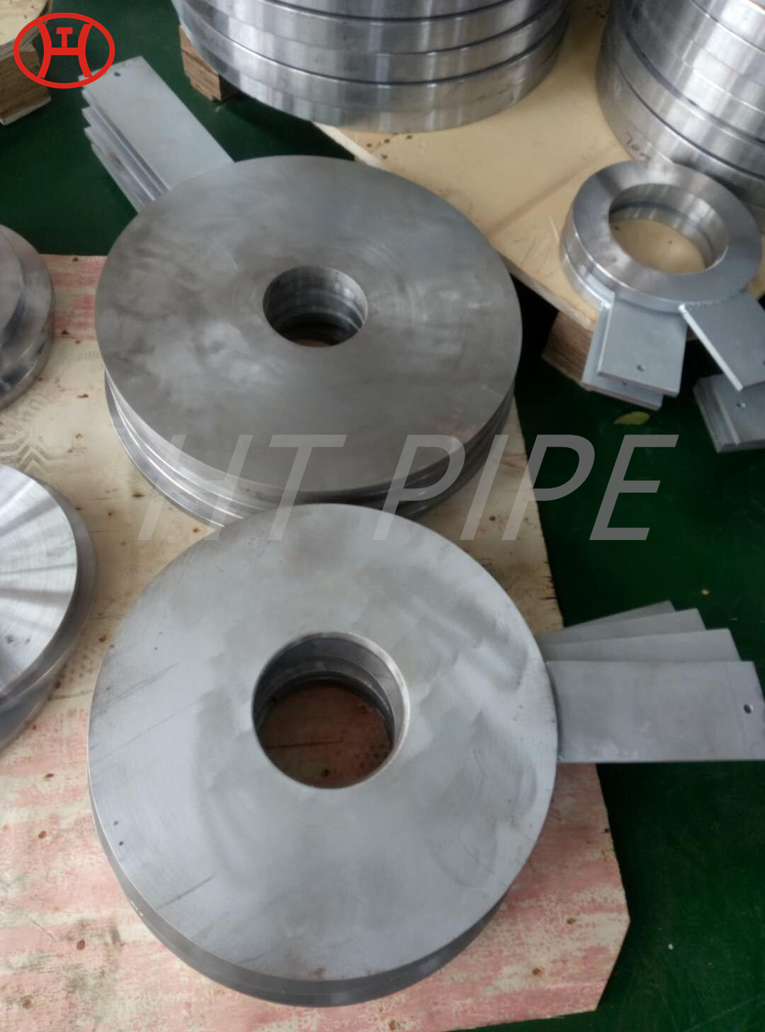 ASTM A182 F5 F9 F11 Alloy flange forgings rings disc disk shaft sleeve a method of connecting pumps