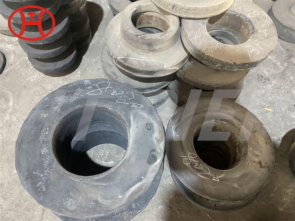 The photo of stainless steel flange raw material before production