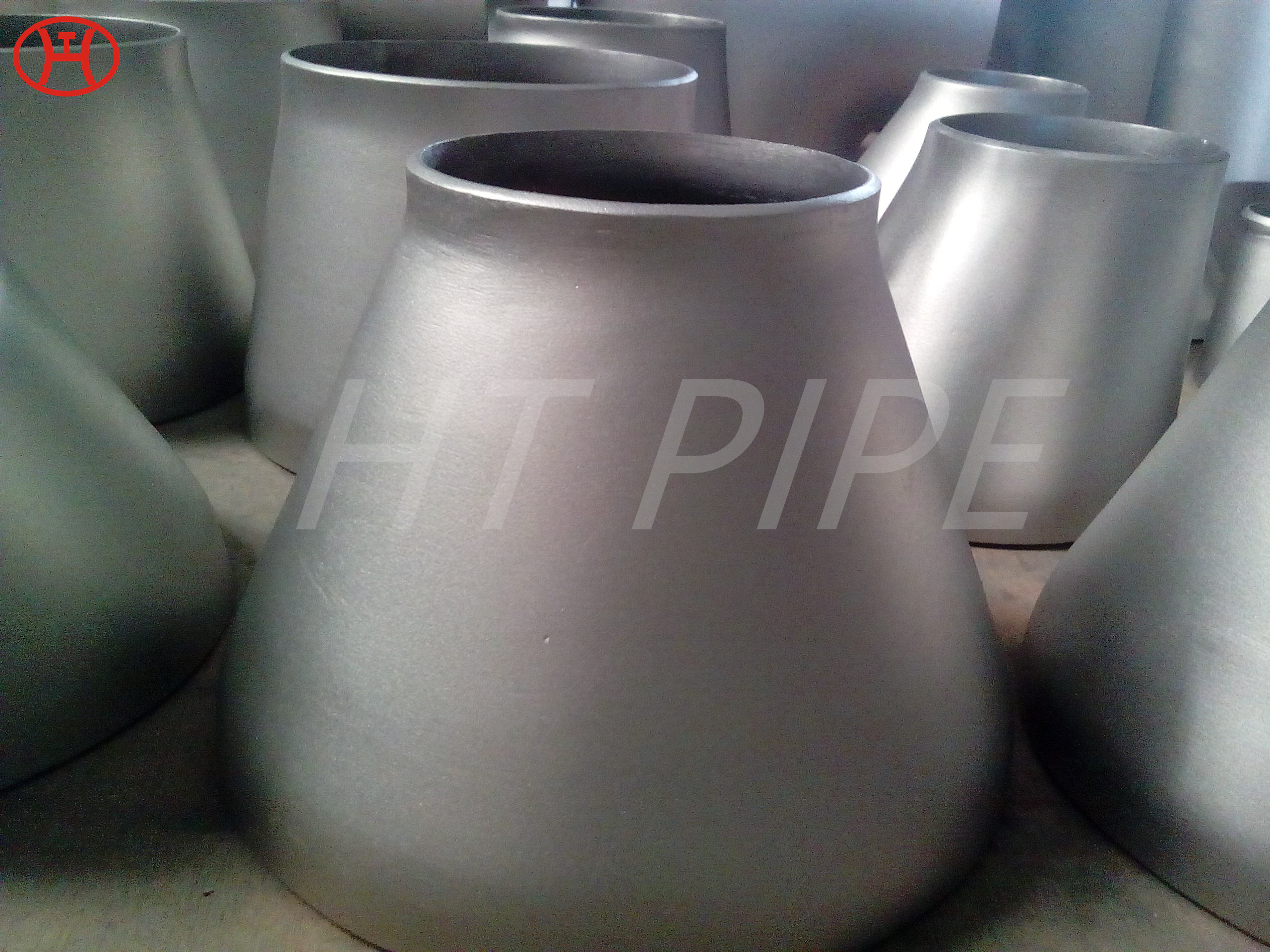 titanium pipe fittings used in metallurgy to remove oxygen and nitrogen