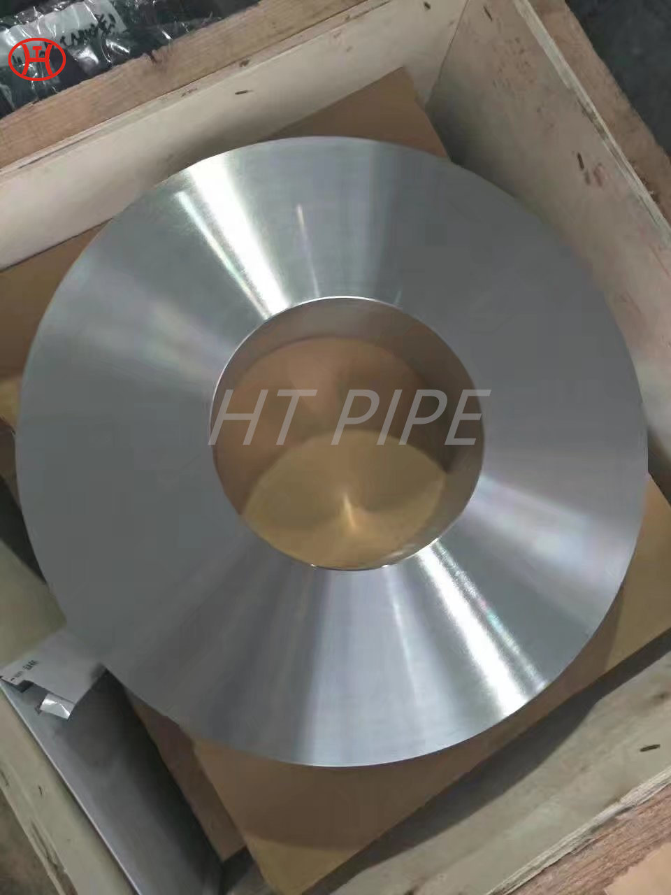 Alloy Steel ASTM A182 F5 F9 F11 F12 F22 Flange makes the connection in a precise locations